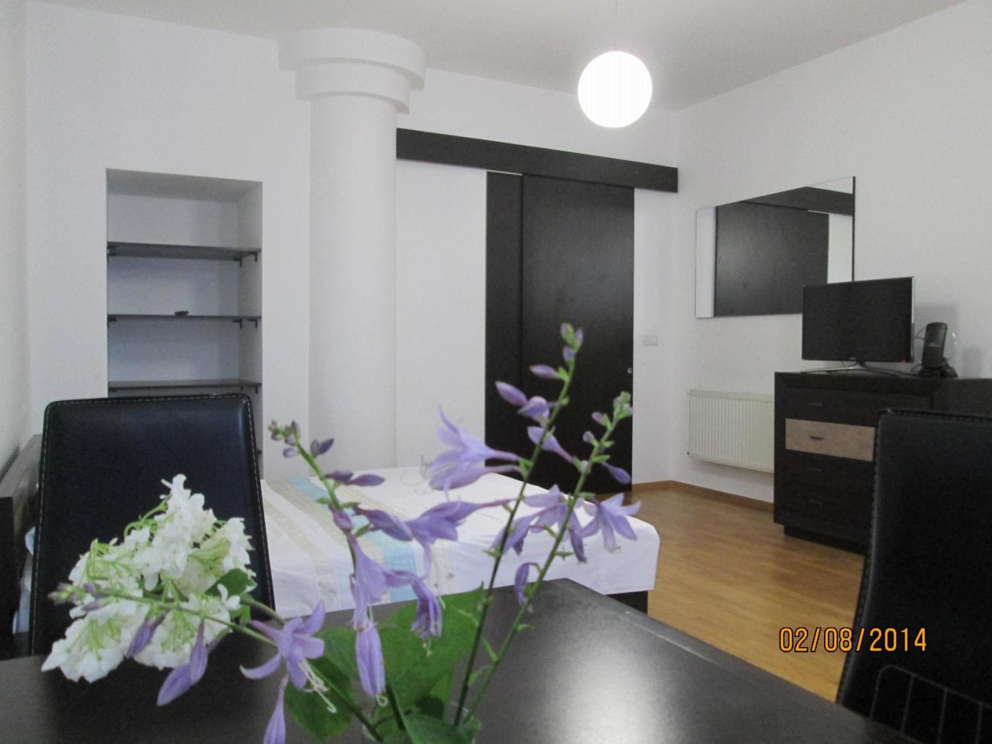 Apartment In The Centre Of Leopoli Esterno foto
