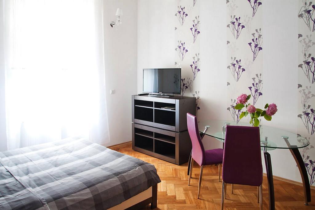 Apartment In The Centre Of Leopoli Esterno foto