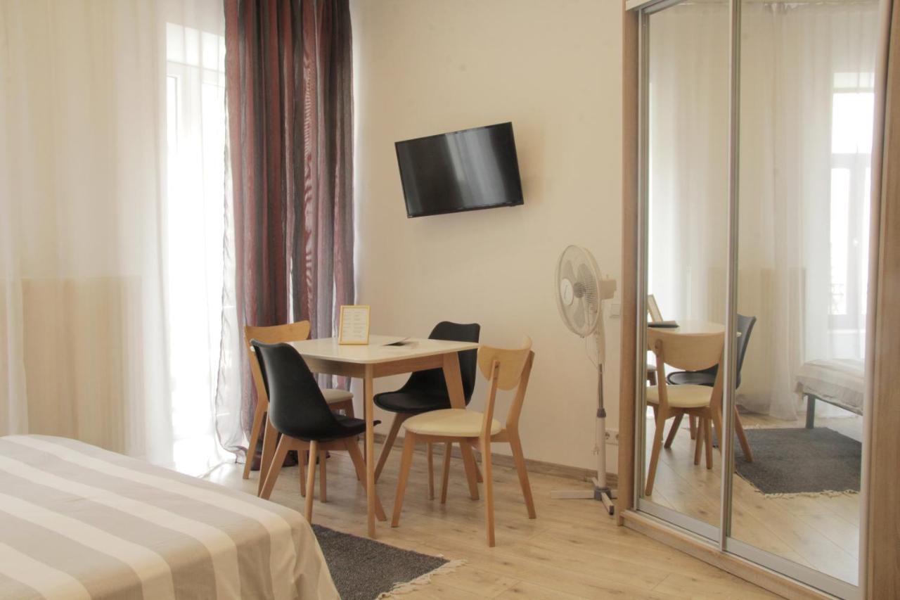 Apartment In The Centre Of Leopoli Esterno foto